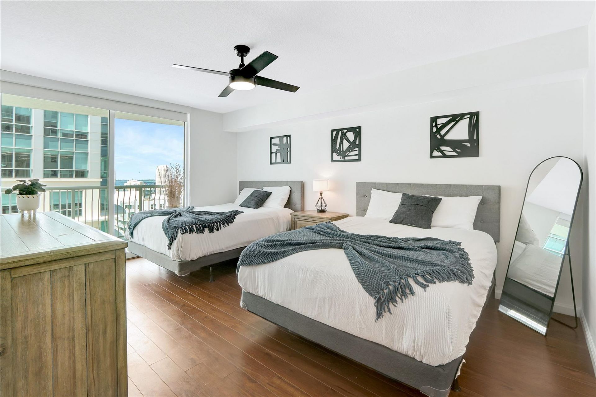 1200 Brickell Bay Drive, Unit 3906, Miami, FL 33131 Photo