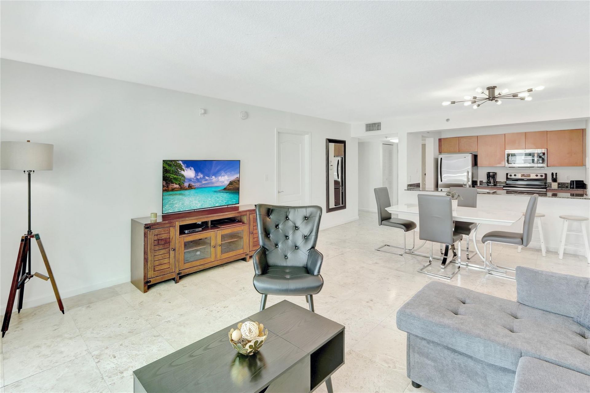 1200 Brickell Bay Drive, Unit 3906, Miami, FL 33131 Photo