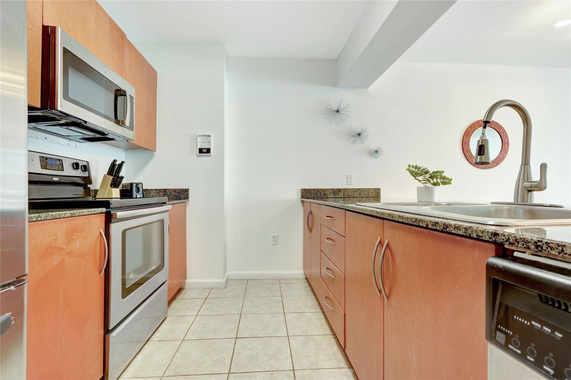 1200 Brickell Bay Drive, Unit 3906, Miami, FL 33131 Photo