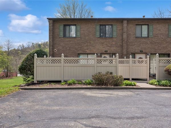 110 Georgetown Ln , Export, PA 15632