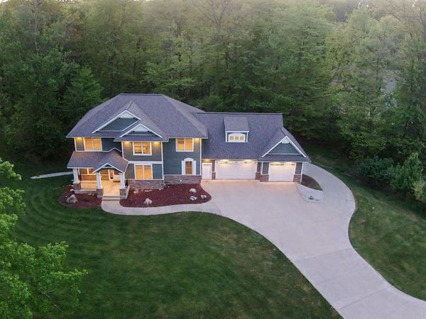 7117 Anchorage Court SE, Caledonia, MI 49316