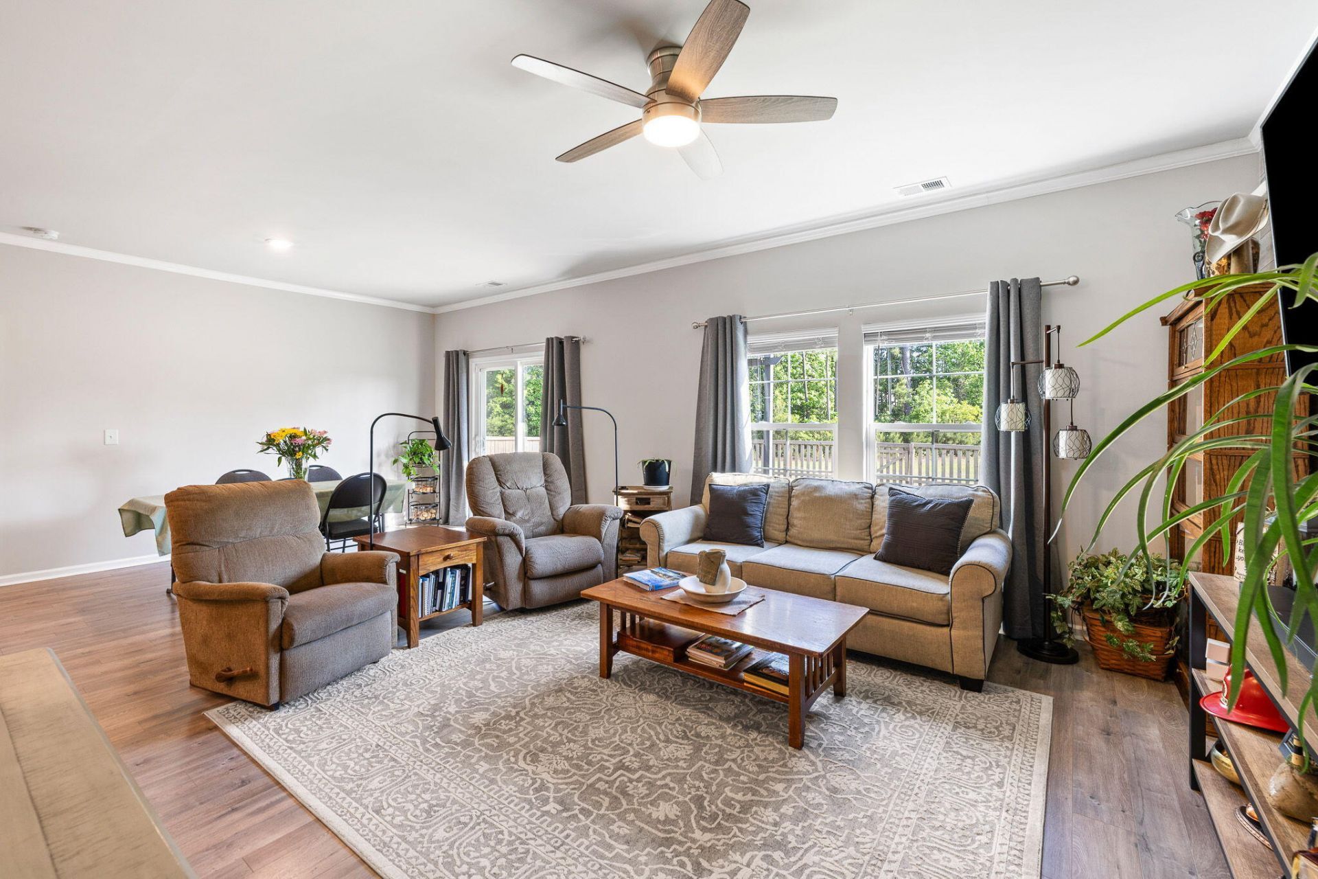 313 Squire Pope Road Photo 16