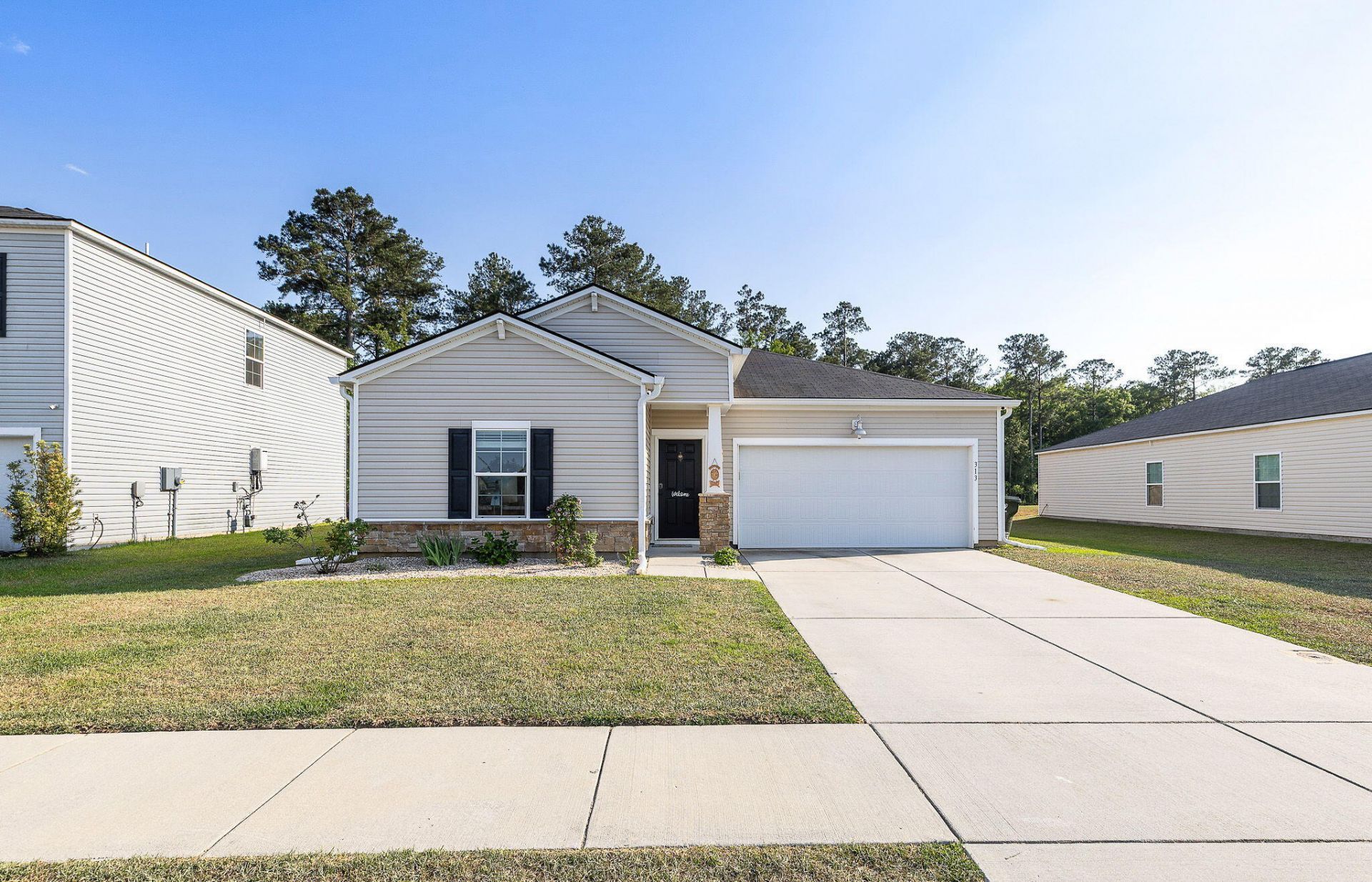313 Squire Pope Road Photo 2