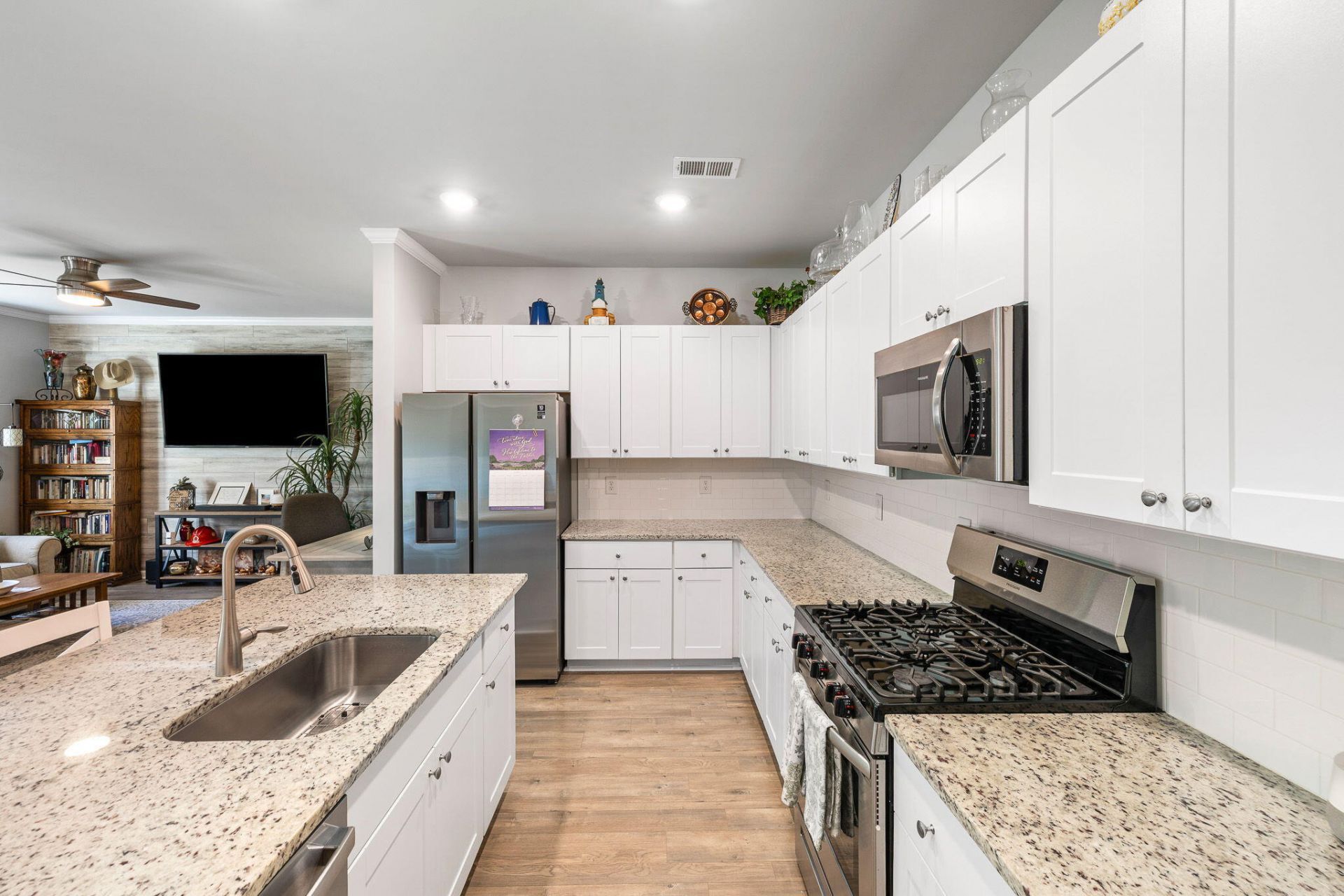 313 Squire Pope Road Photo 4