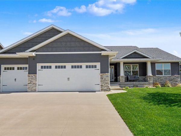 733 Raleigh Lane , Marion, IA 52302