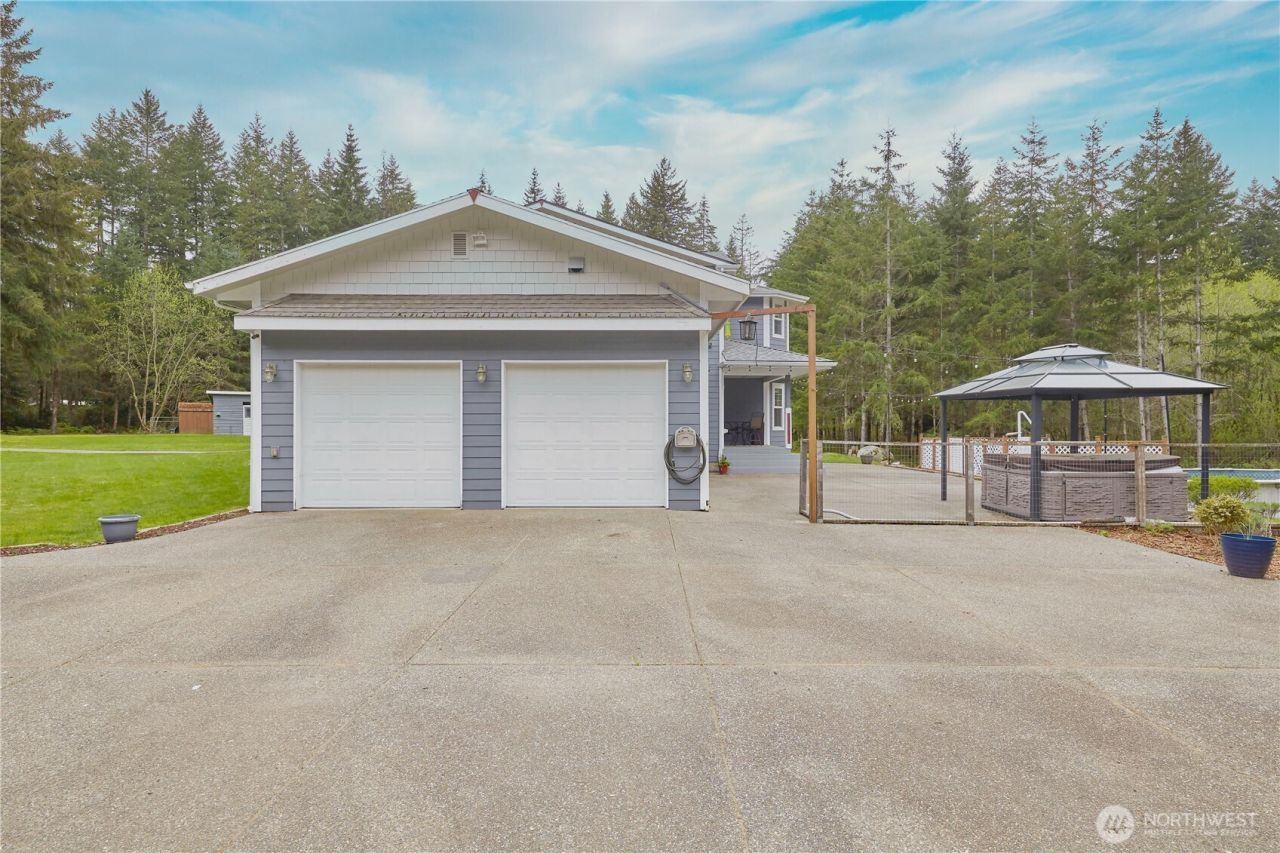 4909 SW Old Clifton Road, Port Orchard, WA 98367