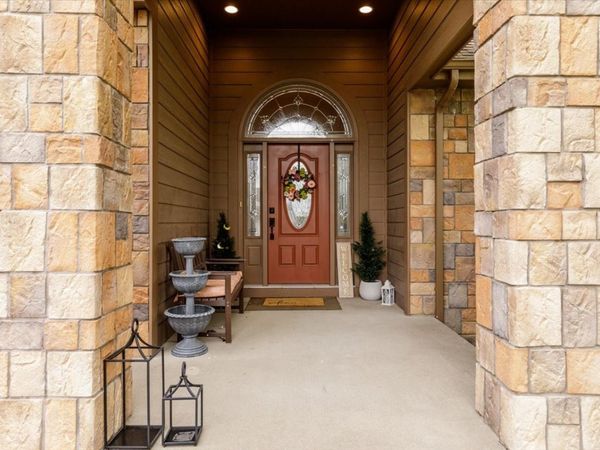 2944 NW 167th Street, Clive, IA 50325