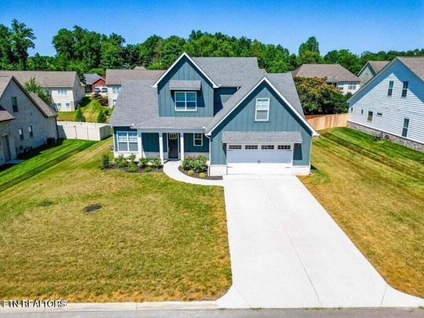 171 Stamford Bridge Way, Lenoir City, TN 37772