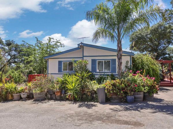 901 Quail Oaks Rd, Valley Springs, CA 95252
