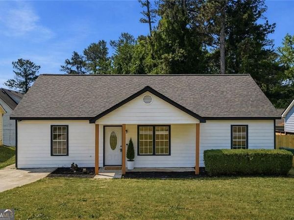 9127 Clubhouse Drive, Riverdale, GA 30274