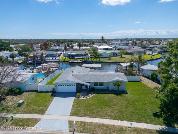 1740 Canal Court , Merritt Island, FL 32953