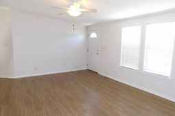 1995 Elgin Drive  photo 4