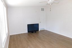 1995 Elgin Drive  photo 4