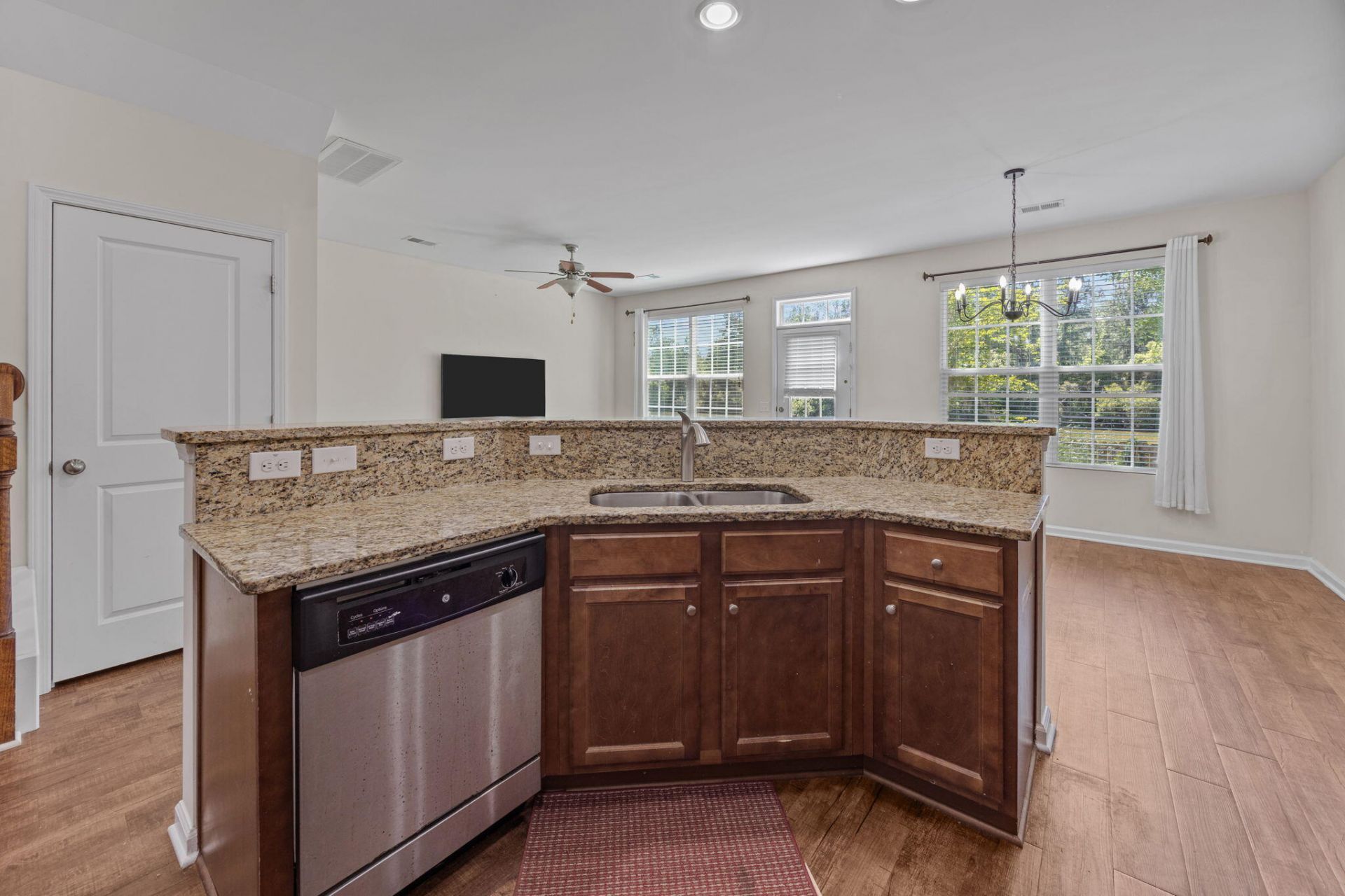 8988 Cat Tail Pond Road Photo 7