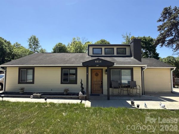 6814 Pence Road , Charlotte, NC 28215