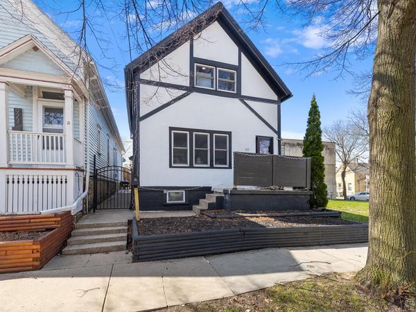 919 E Land PLACE, Milwaukee, WI 53202