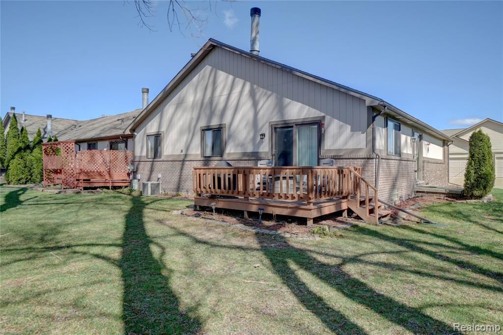 20522 Longwood Drive, Clinton Township, MI 48038 Main Photo