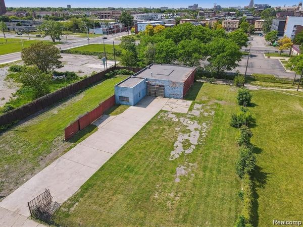 666 PETERBORO Street , Detroit, MI 48201