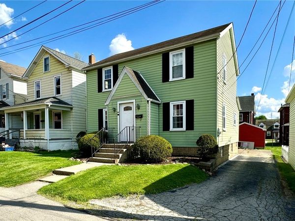 211 Hickory Way, Ellwood City, PA 16117