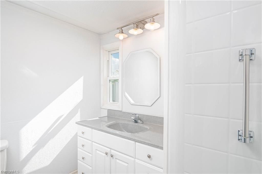 19 Garden Dr , Fort Myers, FL 33908 Photo