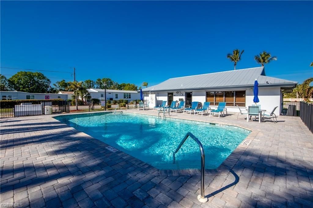 19 Garden Dr , Fort Myers, FL 33908 Photo