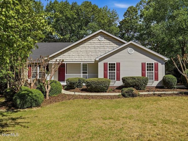 260 Queens Cove Way, Whispering Pines, NC 28327