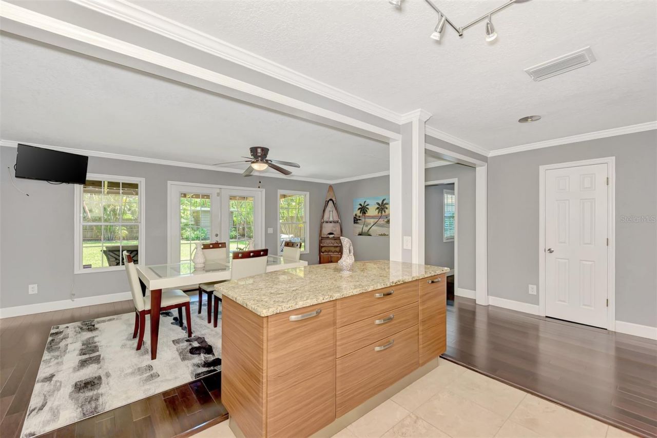 1894 Loma Linda Street, Sarasota, FL 34239 Photo