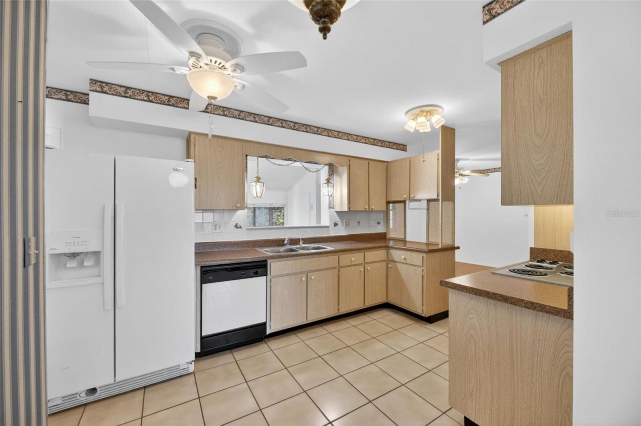 1210 Valley Forge Blvd, Unit 9, Sun City Center, FL 33573 Photo