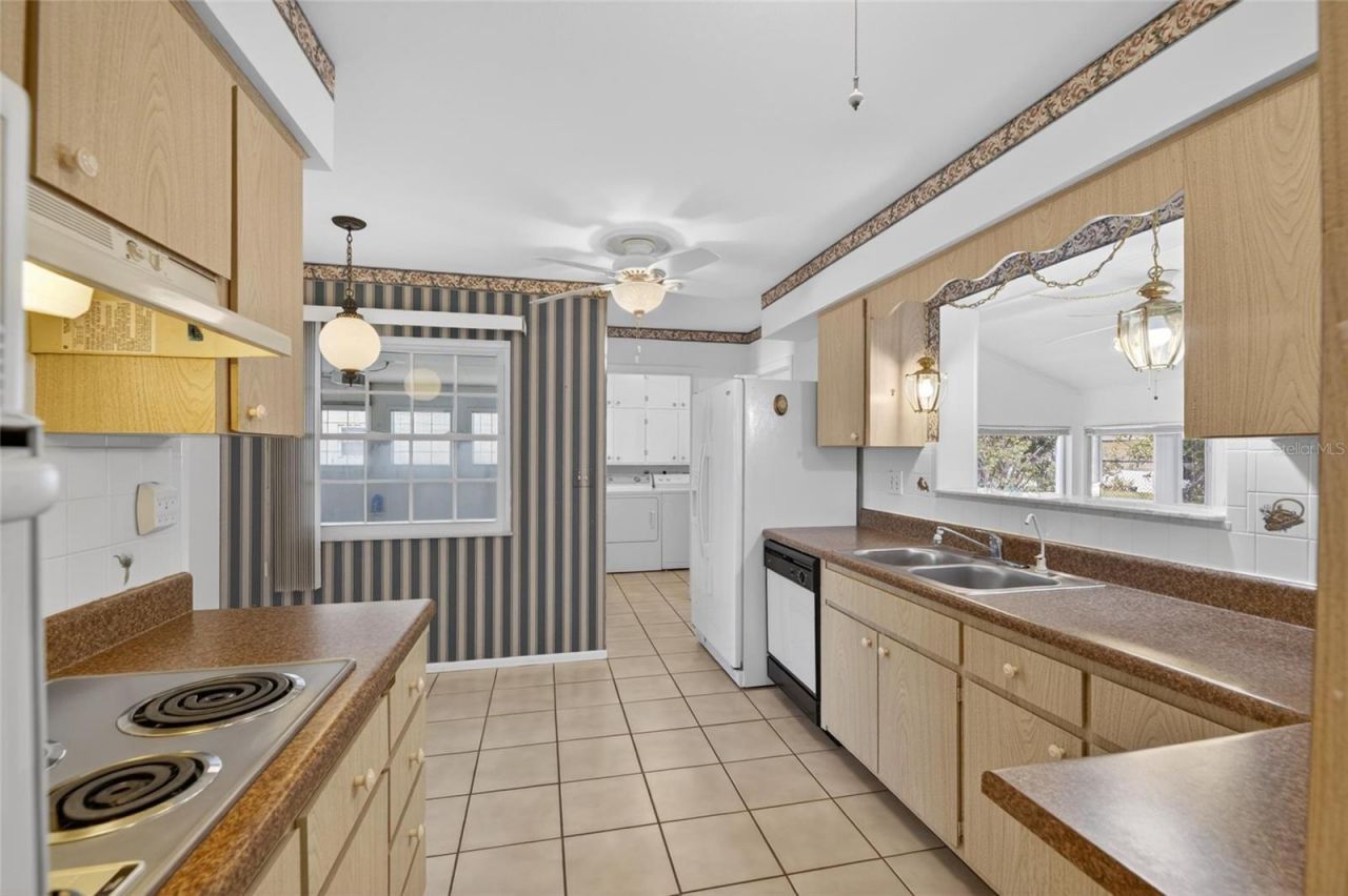 1210 Valley Forge Blvd, Unit 9, Sun City Center, FL 33573 Photo