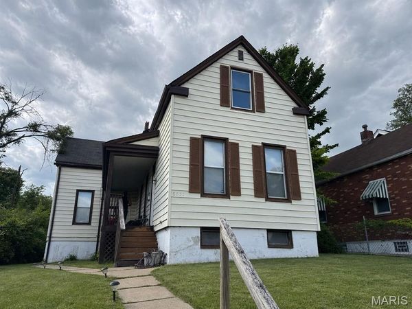 8551 Oriole Avenue , St Louis, MO 63147