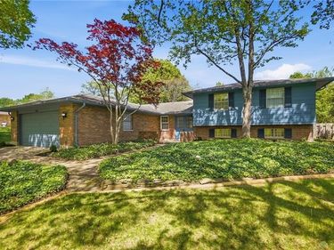 2321 Pondview Drive, Kettering, OH 45440
