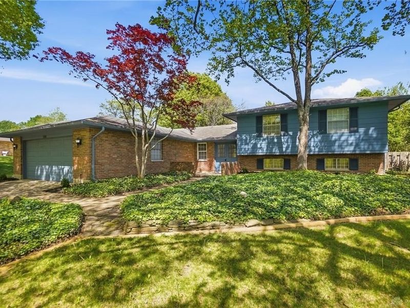 2321 Pondview Drive, Kettering, OH 45440 Photo 1