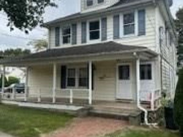 34 Wolfle Street , Oyster Bay, NY 11542