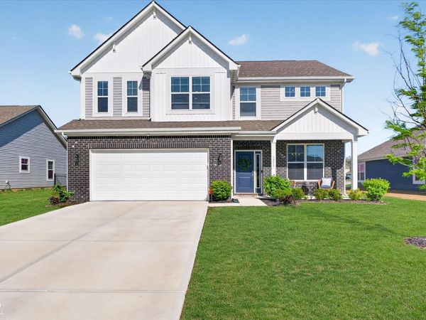 1573 N Clearwater Drive , Greenfield, IN 46140