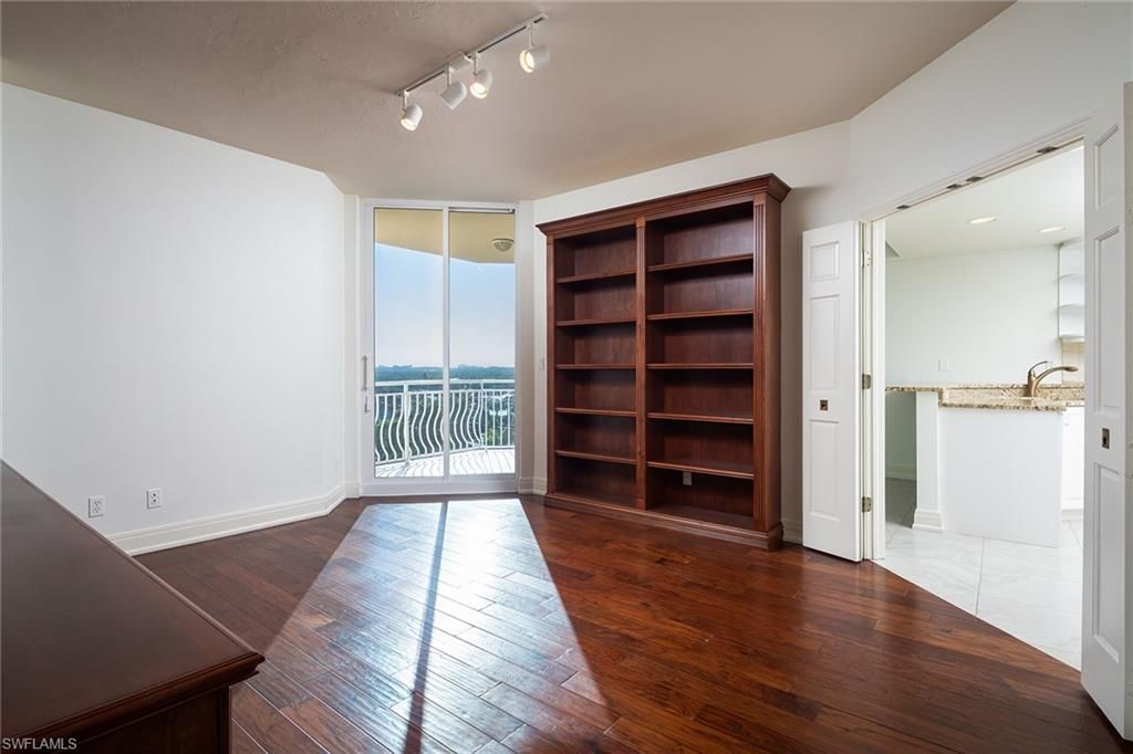 435 Dockside Dr, Unit B703, Naples, FL 34110 Photo