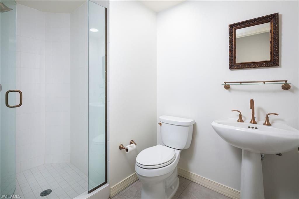435 Dockside Dr, Unit B703, Naples, FL 34110 Photo