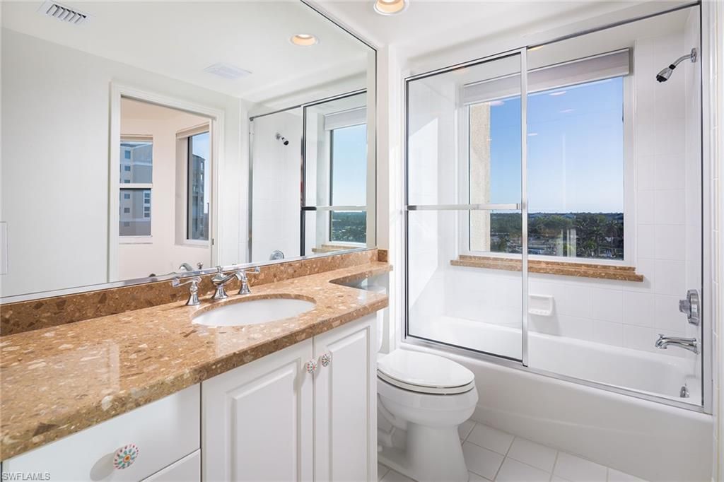 435 Dockside Dr, Unit B703, Naples, FL 34110 Photo