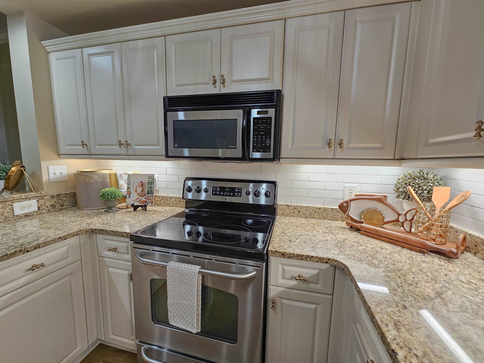 9994 Beach Club Dr.  Photo 18