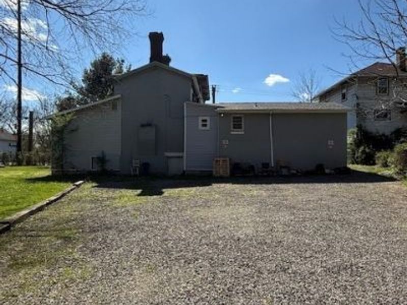 672 3rd Street SE, Massillon, OH 44646 Photo 2