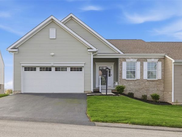 813 Curtman Ct, New Kensington, PA 15068