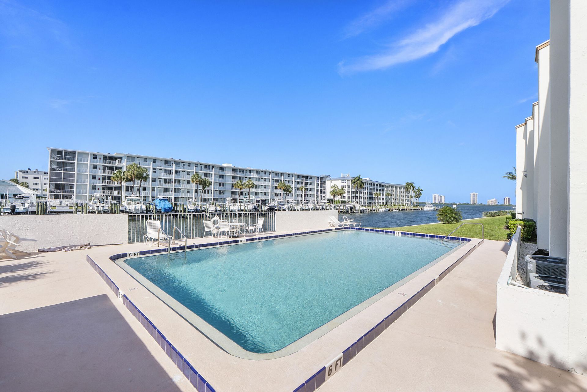 125 Shore Court, Unit 304a, North Palm Beach, FL 33408 Photo