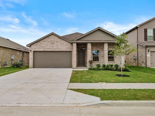 9704 Austin Hollow Road, Fort Worth, TX 76036