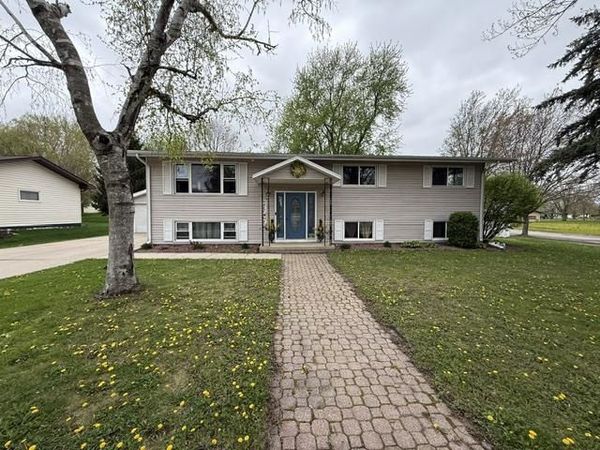 506 Hart Drive, Clinton, WI 53525