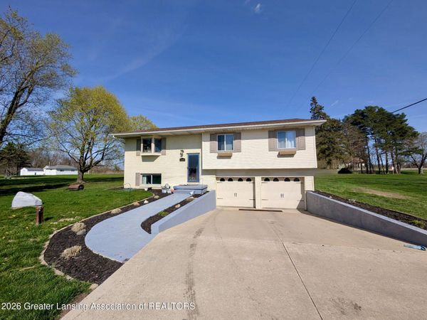 13058 Benton Road, Grand Ledge, MI 48837