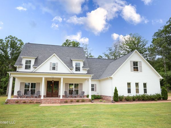 13033 Pebble View Drive, Byhalia, MS 38611