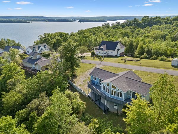 465 Turtle Point Ln , Waverly, TN 37185