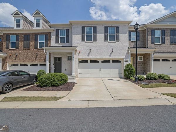 221 Ellis Lane, Woodstock, GA 30189