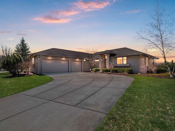 2405 CROWN POINTE BOULEVARD, Suamico, WI 54173