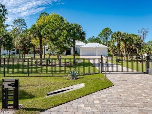 709 15th ST SW, NAPLES, FL 34117