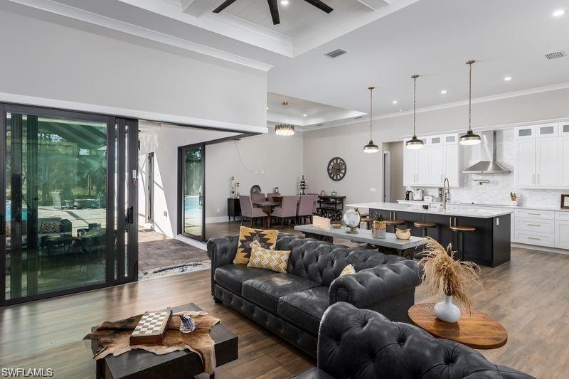 709 15th St Sw, Naples, FL 34117 Photo